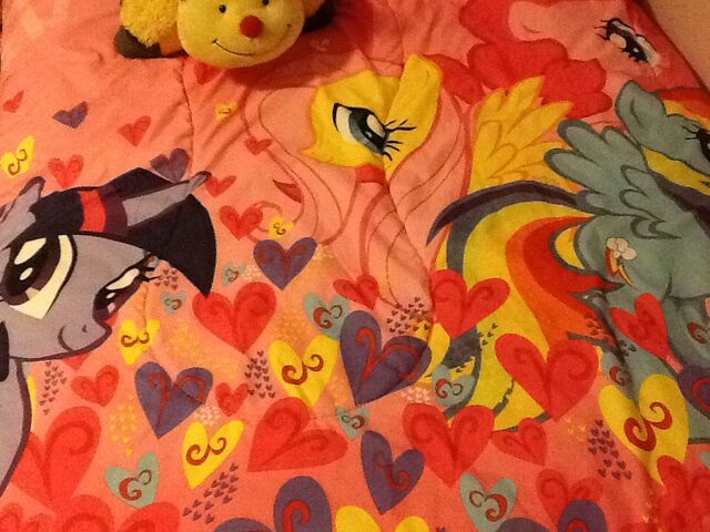 File:MLP Blanket.jpg