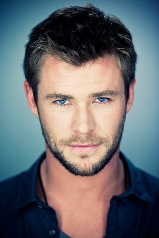 File:Chris-Hemsworth-2.jpg