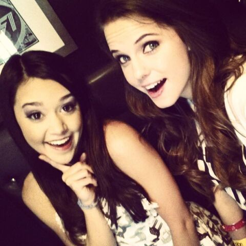 File:Tiffany and Megan Nicole - August 17, 2013.jpg