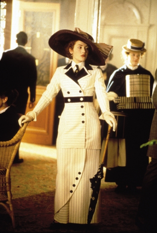 Fichier:Rose arrivée scène coupée.png