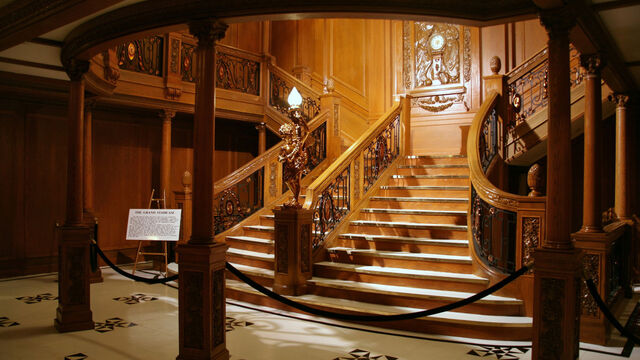 File:Titanic-Grand-Staircase-titanic-11305692-1680-945.jpg