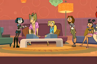 Gwen Courtney.png
