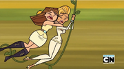 Taylor chokes Kelly