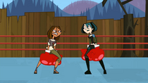 GwenVsCourtneySuckers