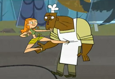 IzzyKickChef.png
