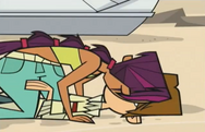 546px-CodyKissesSierra.png