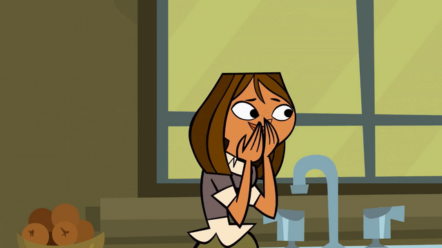 File:CourtneyGiggle.png