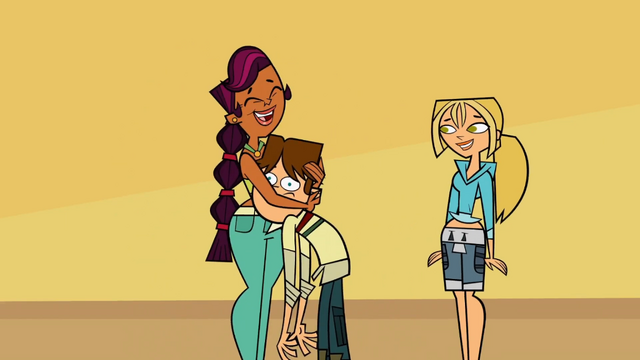 File:CodySierraHugEgypt.png