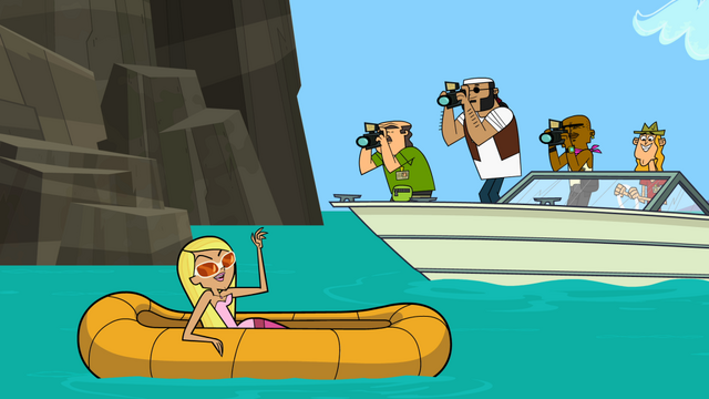 File:Dakota Getting Photographed.png