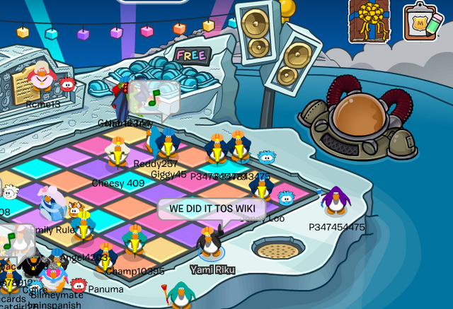 File:Clubpenguin on iceberg2.png