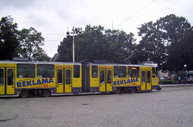 Plik:800px-Tatra KT4 (2).jpg