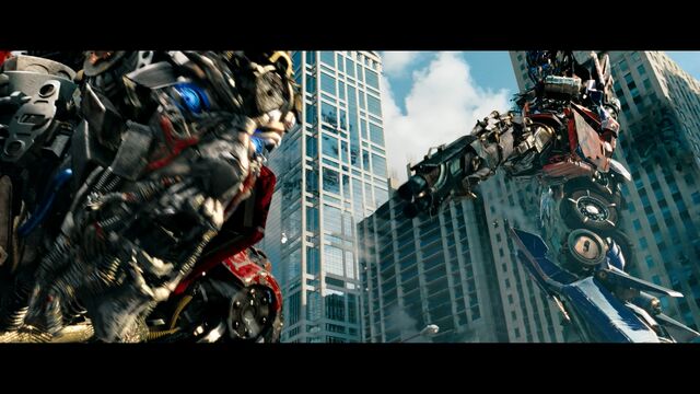 File:Dotm-sentinelprime-film-death.jpg