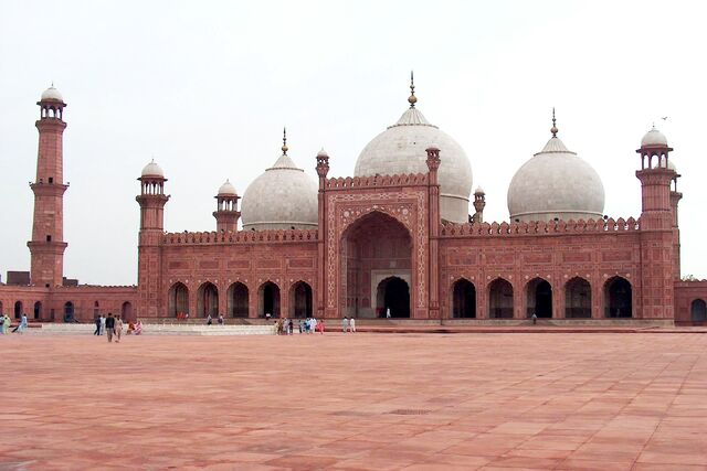 File:PakistanLahoreBadshahiMosque.jpg