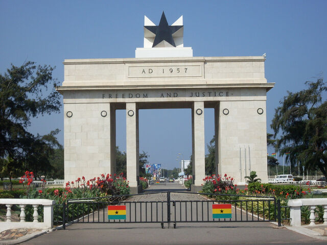 File:Independence Arch (Ghana).jpg
