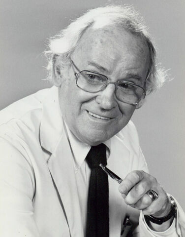 File:Barnard hughes doc 1975.jpg