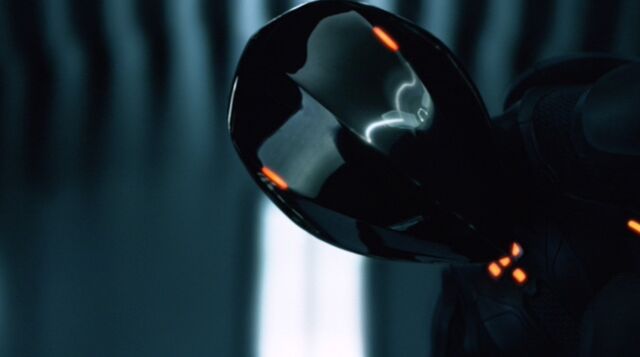 Файл:Tron-rinzler-sound-like-predator.jpg