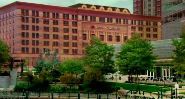 File:HotelCarmillaDay.jpg