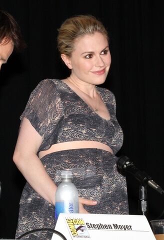 File:Anna Pregnant.jpg