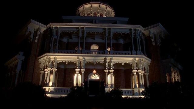 File:3x09 -russell edgington's mansion at night.jpg