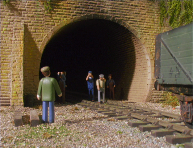 File:HenryandtheElephant40.png