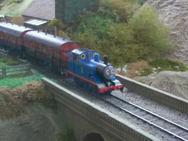File:ThomasPullingMailTrainDraytonManor5.jpg