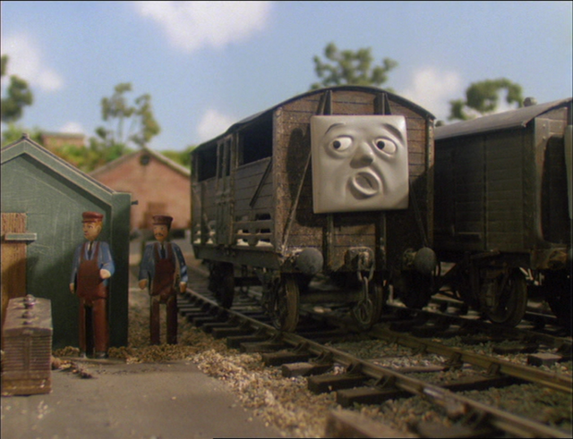 File:ToadStandsBy60.png