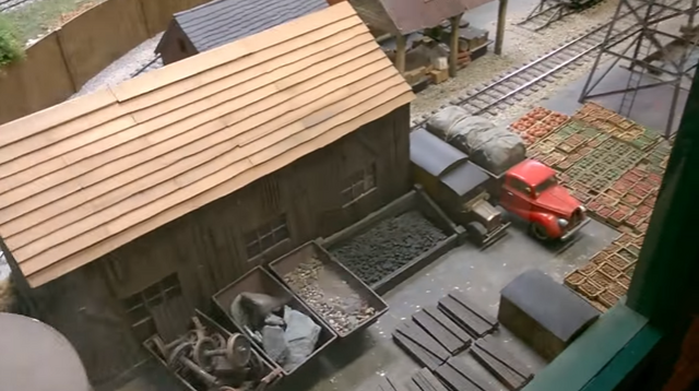 File:Soft-SidedLorryDraytonManor.png