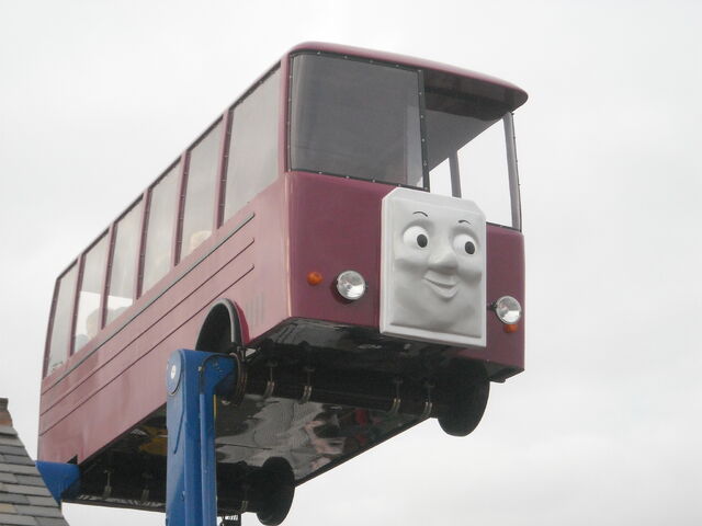 File:DraytonManorCrazyBertieBusride.jpg