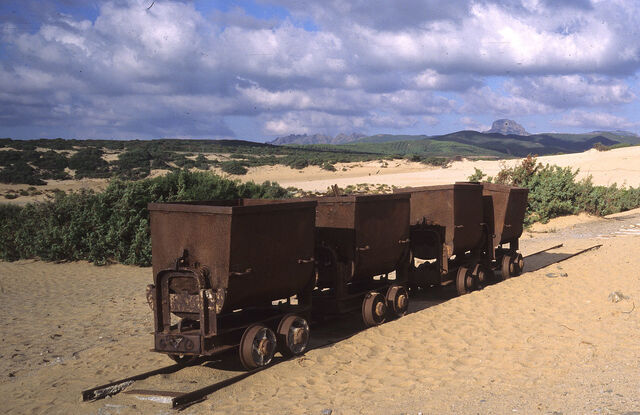 File:MineTrolleysBasis.jpg