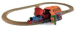 TrackMaster(Fisher-Price)TalkingThomas'BustThroughMineTunnel