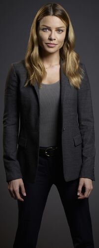 Lauren German 10