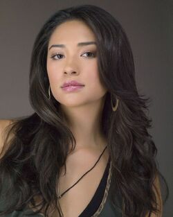 Shay Mitchell 5