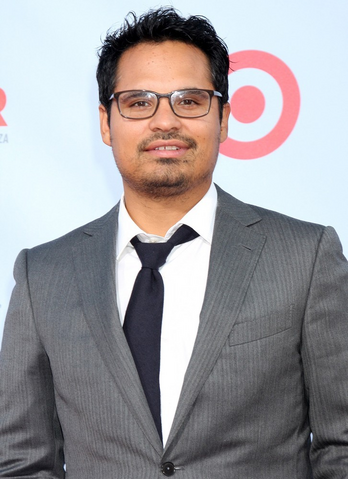 File:Michael Peña.png