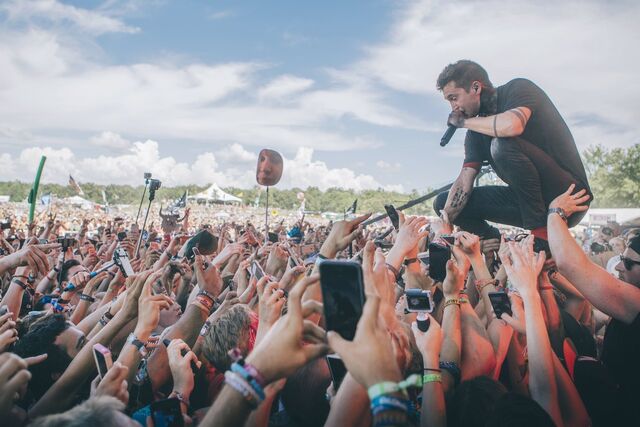 File:Twenty-one-pilots.jpg