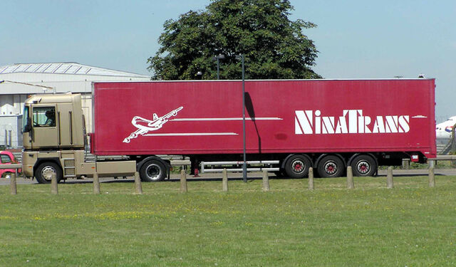 File:ArticulatedLorry.jpg