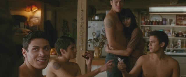 File:-The-Twilight-Saga-New-Moon-HD-Movie-Screencaps-emily-young-23851116-1920-800.jpg