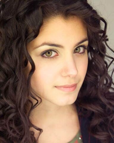 File:Styling-tips-for-curly-hair-1-.jpg