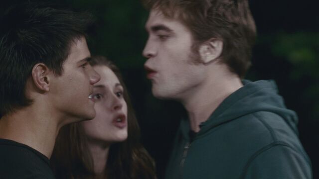 File:-Eclipse-Clip-Edward-Threatens-Jacob-HQ-edward-and-bella-12403523-1920-1080.jpg