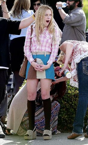 File:Dakota-fanning-period-photos.jpg