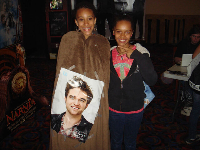 File:Twilightpremiere94.jpg