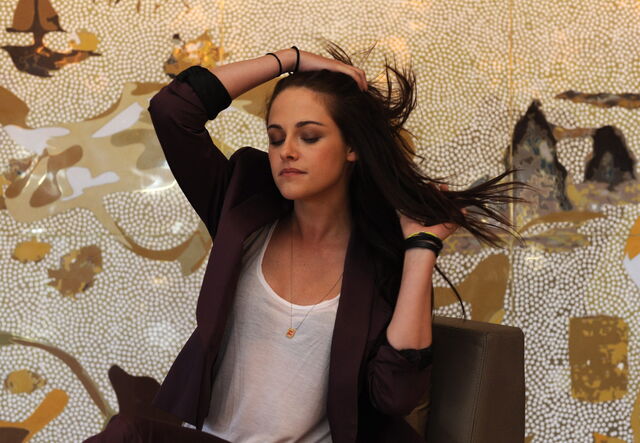 File:Kstewartfans 2 .jpg