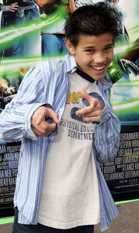 File:Taylor lautner son of the mask 2.jpg