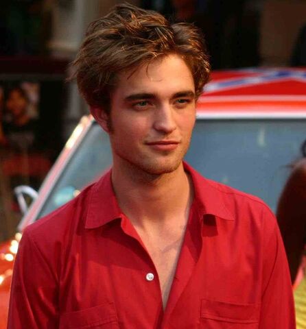 File:Robert Pattinson 28.jpg