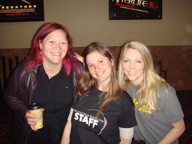 File:Twilightpremiere98.jpg