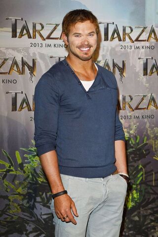 File:Kellan-lutz-060512-9.jpg