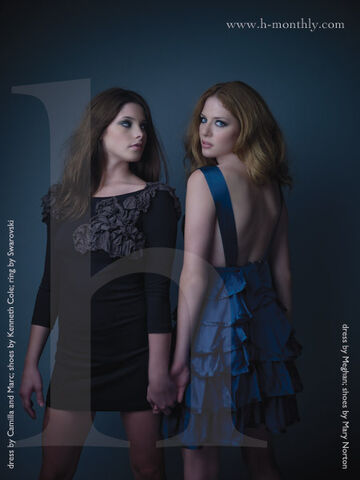 File:Rachelle-Lefevre-Victoria-and-Ashley-Greene-Alice-twilight-series-1966423-450-600.jpg