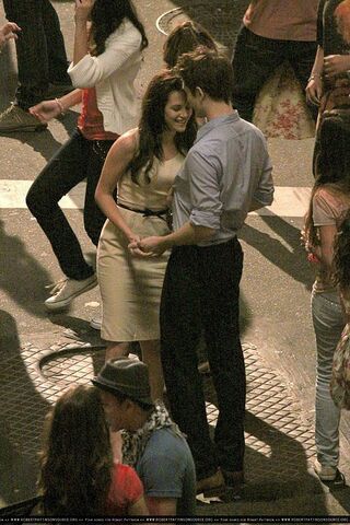 File:Bella and edward 83.jpg