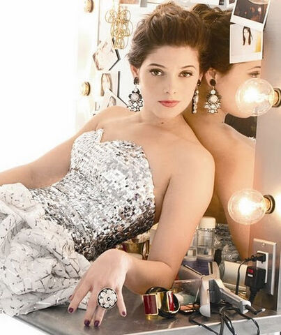 File:Ashley-greene-prom-princess-07.jpg