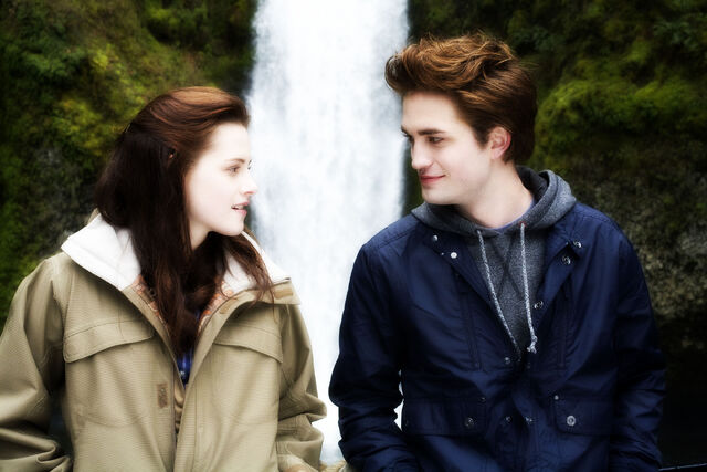 File:Edward and Bella Cullen.jpg