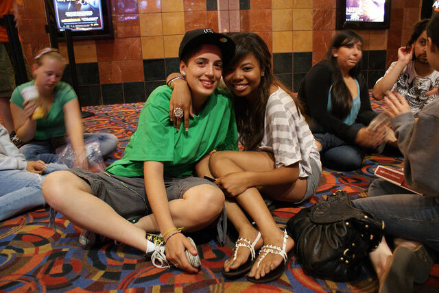 File:Twilightpremiere63.jpg